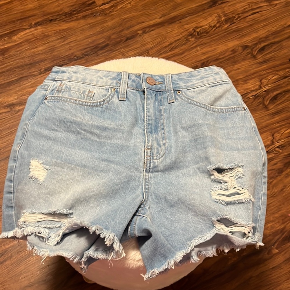 selling these shorts from windsor, they are denim, & are size 11